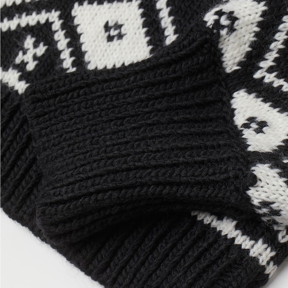 H&M x DISNEY NWT MICKEY MOUSE MOCK NECK SWEATER size S - Picture 3 of 10